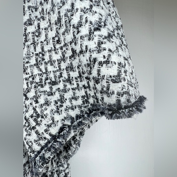 Chanel tweed dress - Picture 10 of 15